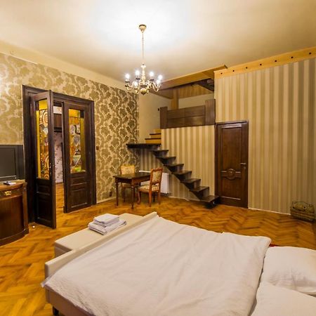Aristocrat Vintage Apartment Braşov Esterno foto