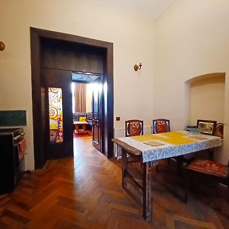 Aristocrat Vintage Apartment Braşov Esterno foto
