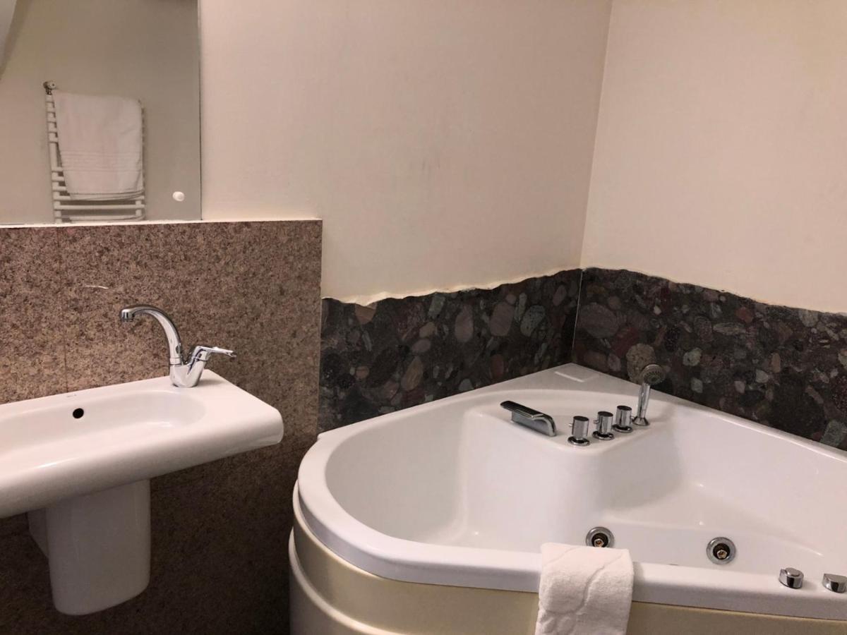 Aristocrat Vintage Apartment Braşov Esterno foto
