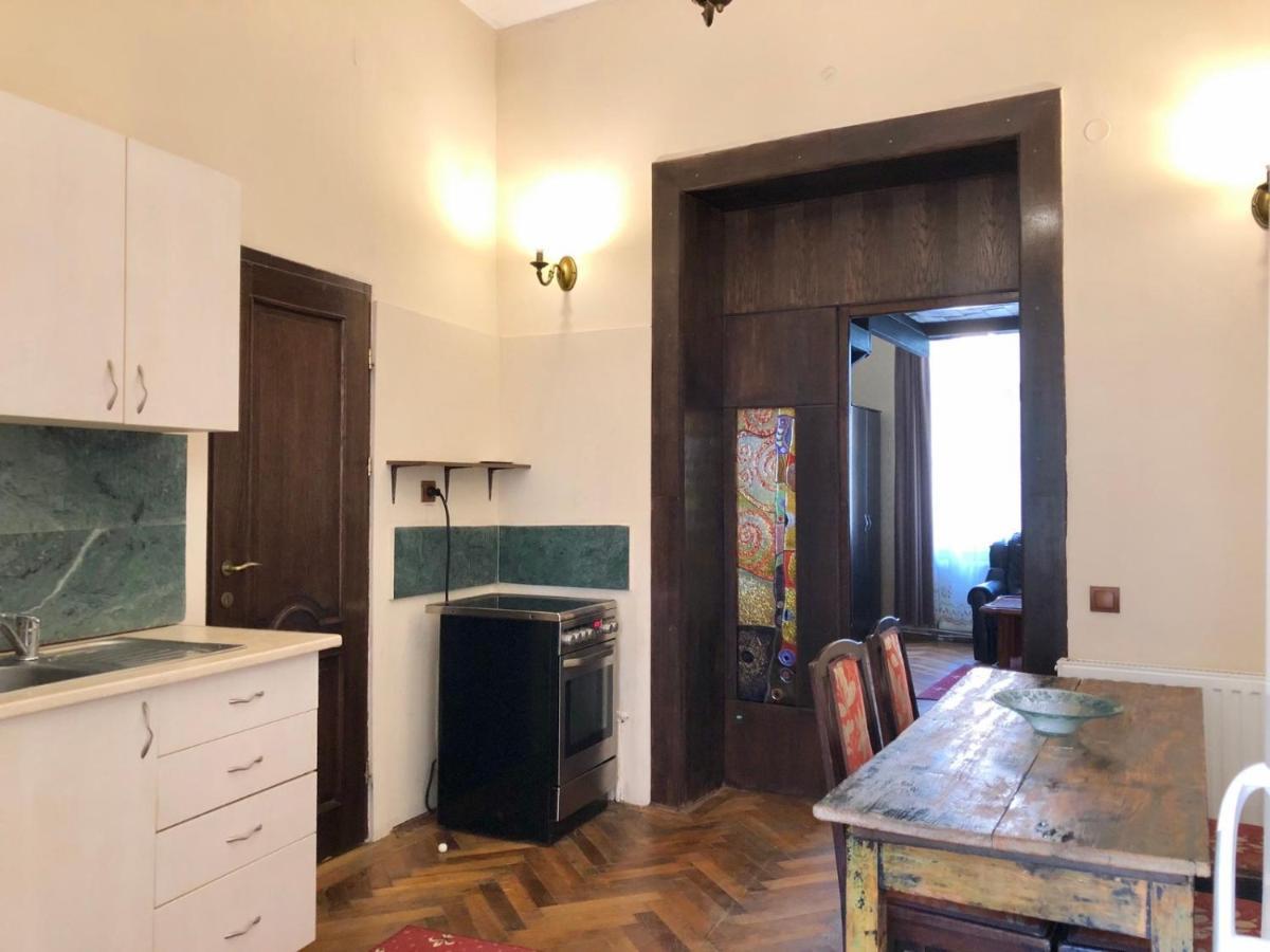 Aristocrat Vintage Apartment Braşov Esterno foto