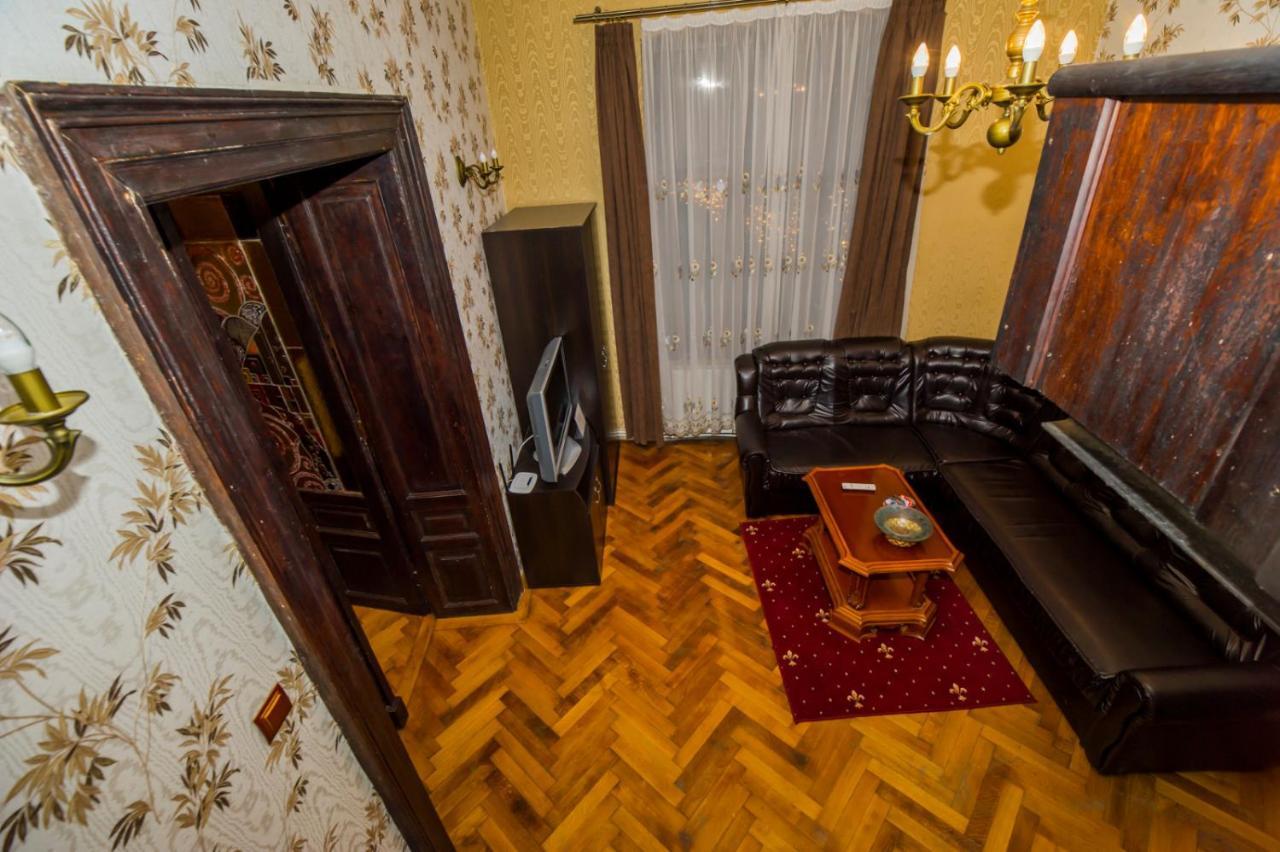 Aristocrat Vintage Apartment Braşov Esterno foto