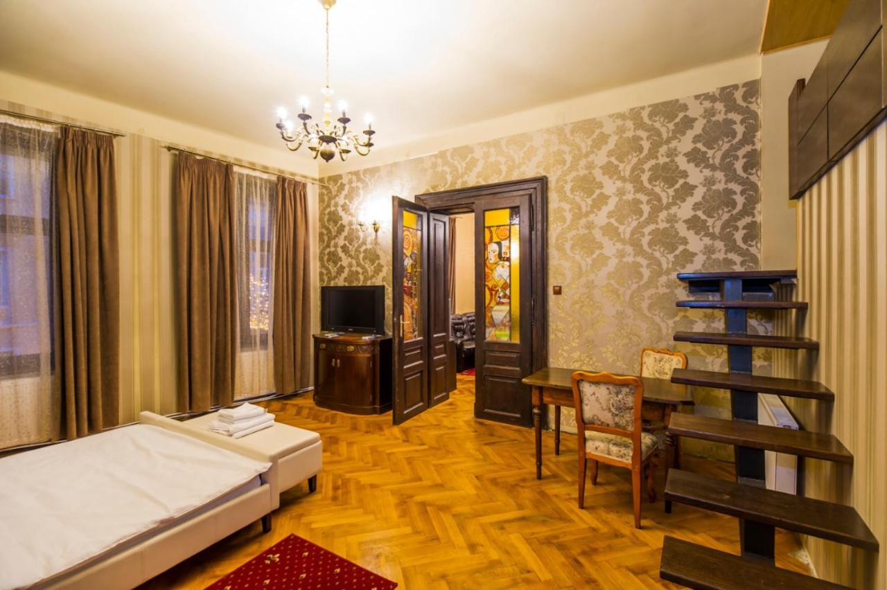 Aristocrat Vintage Apartment Braşov Esterno foto