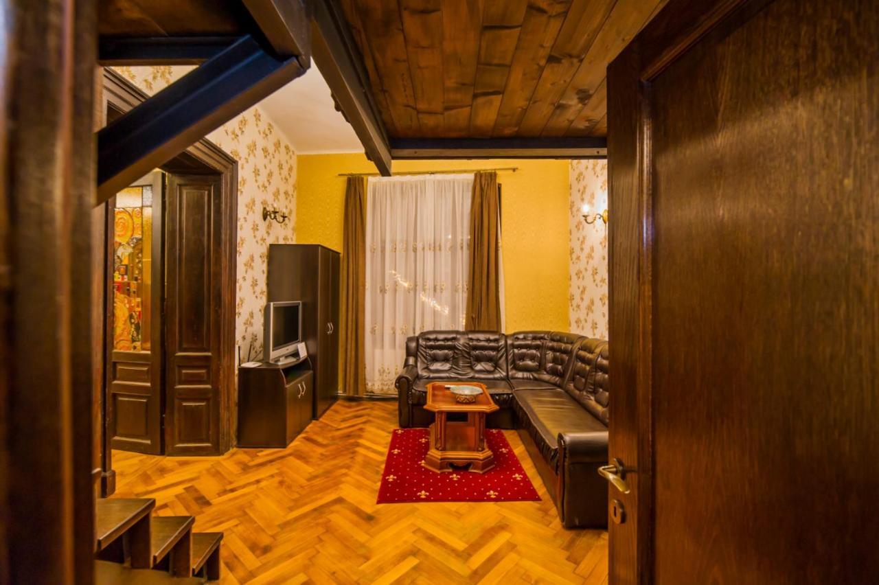 Aristocrat Vintage Apartment Braşov Esterno foto
