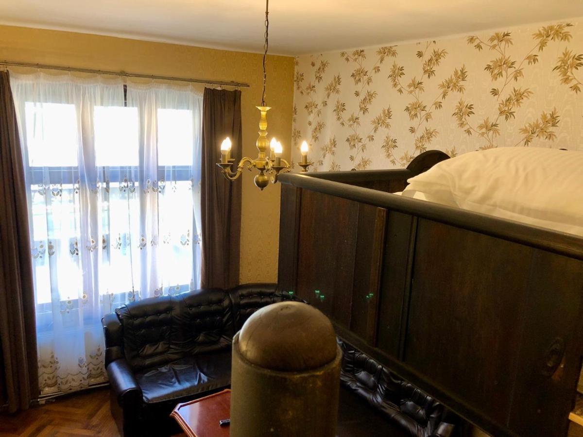 Aristocrat Vintage Apartment Braşov Esterno foto