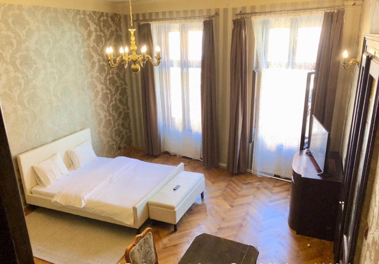 Aristocrat Vintage Apartment Braşov Esterno foto