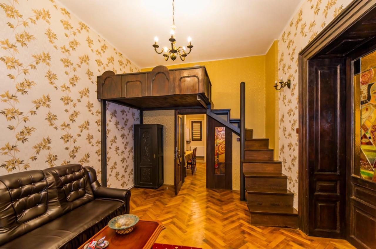Aristocrat Vintage Apartment Braşov Esterno foto