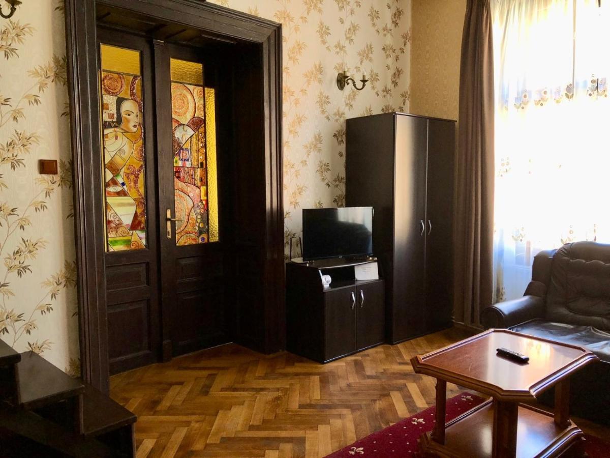Aristocrat Vintage Apartment Braşov Esterno foto