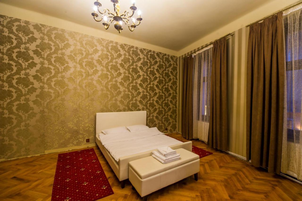 Aristocrat Vintage Apartment Braşov Esterno foto