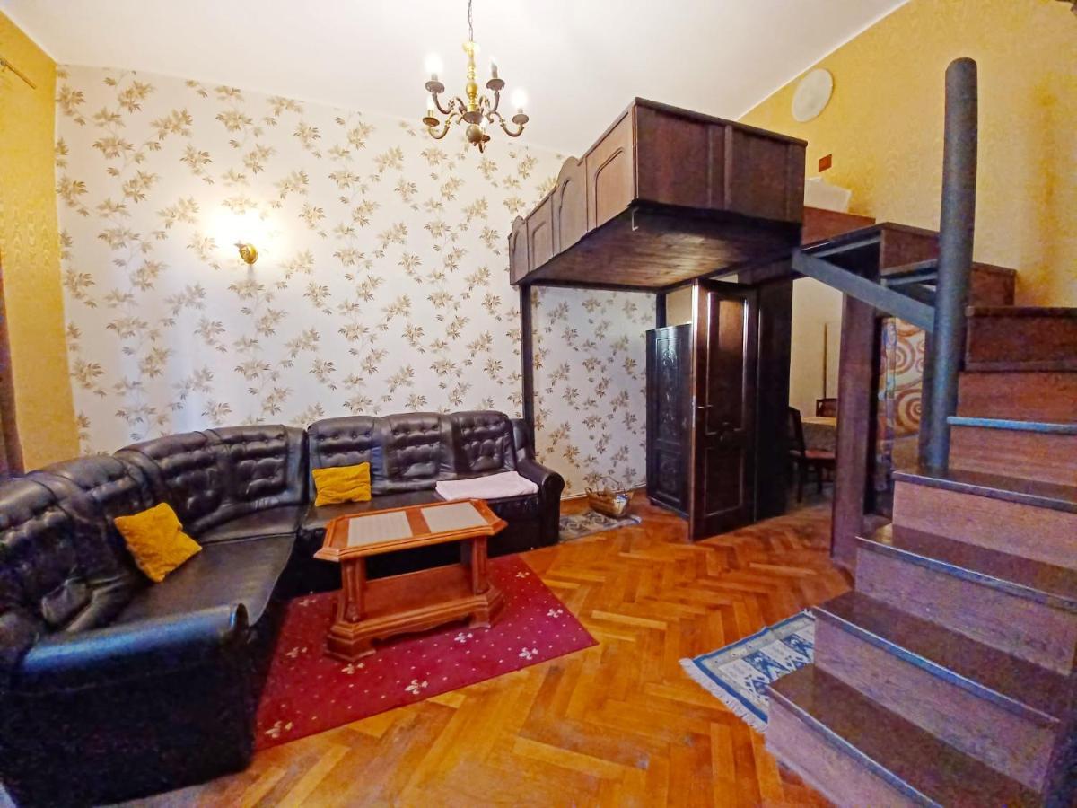 Aristocrat Vintage Apartment Braşov Esterno foto